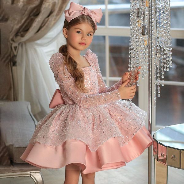 Entzückende weiße Ballkleid-Blumenmädchenkleider, Prinzessin, durchsichtige lange Ärmel, Applikationen, Juwelenausschnitt, Pailletten-Tutu, Kleinkind-Geburtstagsparty-Kleider