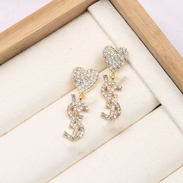 

charm c earrings 19 colour plated luxury brand designers letters stud chain geometric classic women tassel crystal pearl earring wedding par, Golden