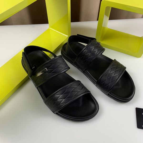 Sandálias de slippers de slip de homens Designer de couro branco preto Sapatos deslizantes Summer Moda larga escorregadia plana com chinelos de sandália grossos 0004