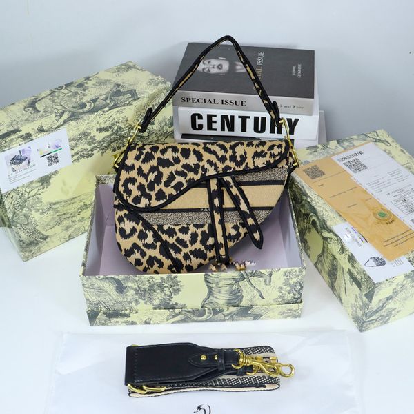 

luxury designer wallet bag cross body shoulder purse half moon fashion lady shopping handbag women letter popular totes cartoon pillow 05