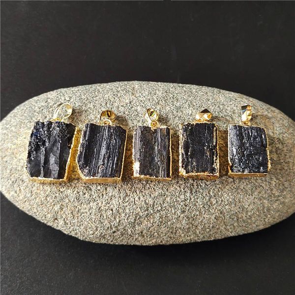 Colares pendentes turmalina preta natural irregular com aresta de ouro cheia de ouro jóias de pedra cristalina para mulheres PD198Pingente