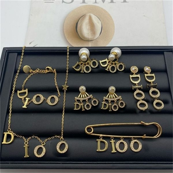 

2022 20% off designer jewelry di star temperament bracelet necklace d family letter pearl light luxury net red same earrings female, Golden