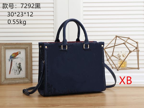 

2022 totes classic quilted bags gold metal hardware matelasse chain crossbody shoulder designer classic flap multi pochette handbags 30*23