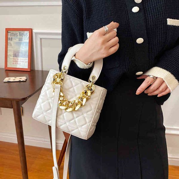 

2022 new women's high fashion bag versatile high-grade texture one shoulder small square bag