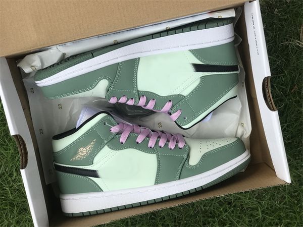

shoes handmade men women jumpman 1 1s mid se dutch green barely light arctic pink black sports sneakers