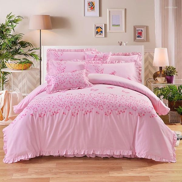 Set di biancheria da letto Set trapunta ricamata in puro cotone macinato addensato in 4 pezzi Materiale di grande fabbrica Biancheria da letto speciale ricamata rosa