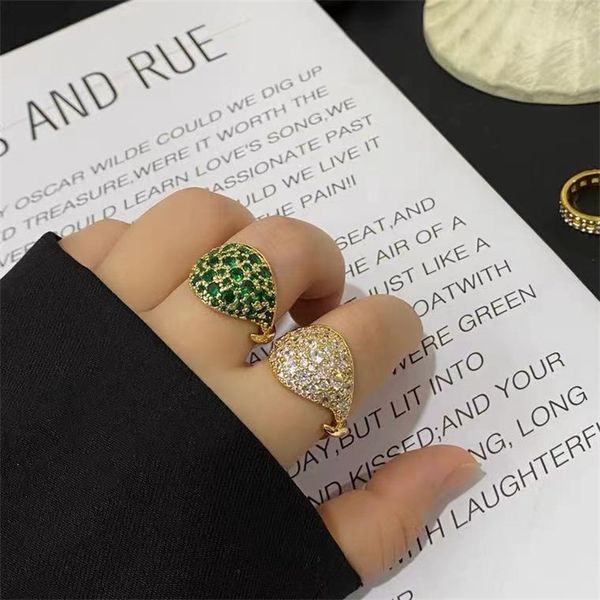 Anéis de banda na moda verde diamante cobra cabeça anel personalidade moda nicho design luz luxo high-end aberto all-match jóias