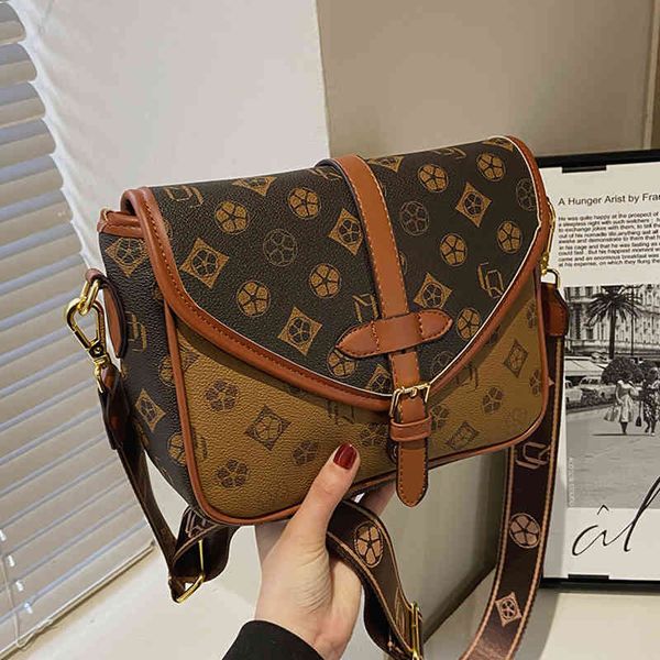 

65% outlet online sales high sense female winter net red single armpit versatile messenger wide shoulder strap small square bag