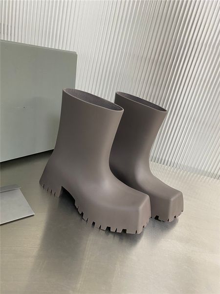 

2022 fashion summer rain boots rubber trooper boot 22ss rainboot platform square toe tire high heels chunky women men outsole mid long fashi, Black