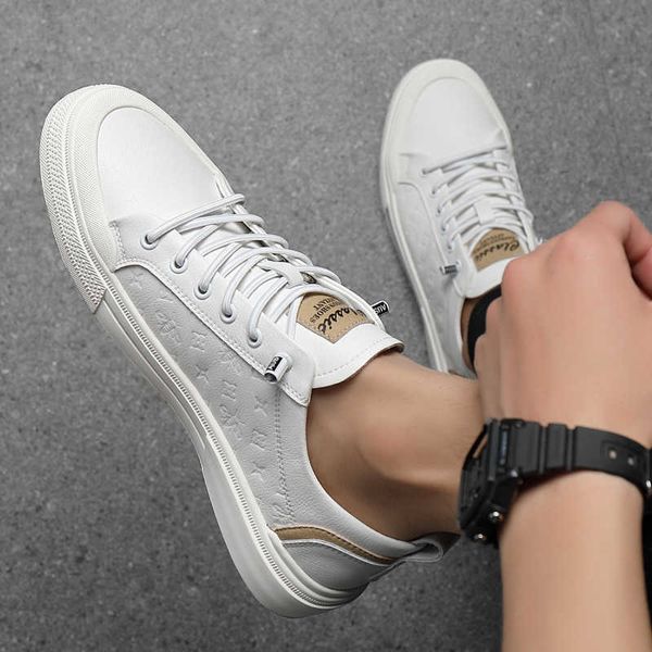 2022 Summer Famous Brand Brand Small Releved Bee White Designer de baixa qualidade Casual Casual Casual Classic Luxury Shoes Fashion Lace
