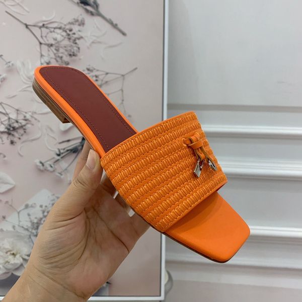Moda Slaytlar Sprightly Charms Sandals Kadınlar Paris Nakış Terlik İşlemeli Brocade Plaj Flip Flip Düz Kadın Lüks Sandale Çizgili Tasarımcı Sandal