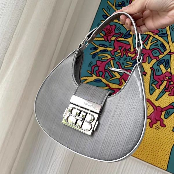

hbp twist egg bag moon tooth bag niche design 5d gradient technology chain fashion summer new portable 220803
