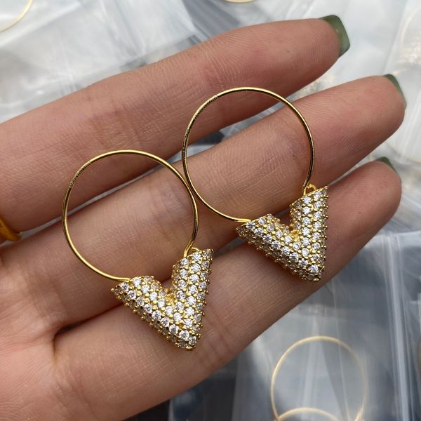 

fashion v letters gold hoop earrings for ladies exaggerated rugged women's large earring stud party wedding lovers gift luxurious desig, Golden;silver