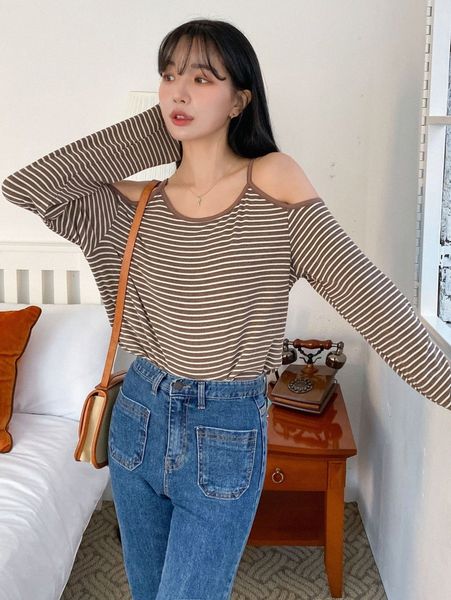 

dazy striped contrast binding cold shoulder tee 18te#, White