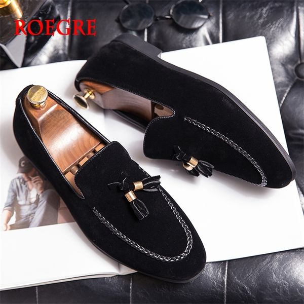 Designer Mens couro Sapatos casuais Sapatos de brogue formal para homens Tassel Mocas de tamanho grande confortável mocassins marrons pretos 220727