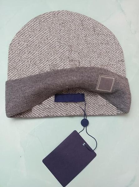 Berretto all'ingrosso Berretti invernali Cappelli Donna e uomo Berretti con vera pelliccia di procione Pompon Warm Girl Cap snapback pompon Smwvn