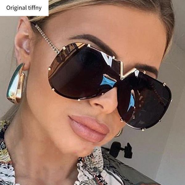 

2022 new fashion one piece shield sunglasses for women vintage oversized paw sun glasses men uv400 hip hop punk eyewear black y220413, White;black
