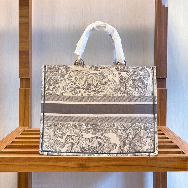 

luxury designer handbag multicolor ladies totes bags all-match artwork knitting medium tote embroidery women handbags embossing shoulder bag