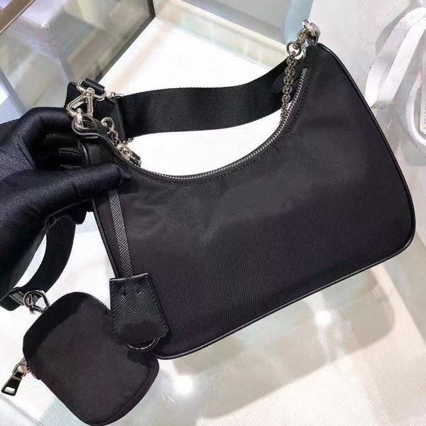 2022 Nylontasche Luxuriöse Umhängetaschen Designer-Taschen Damentasche Triade Hobo-Kette Geldbörse Schwarz Baguette-Geldbörsen Schulter Großhandel