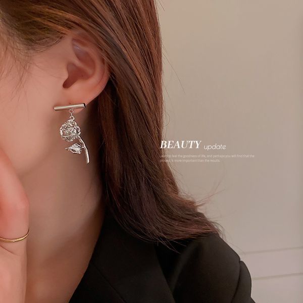 

925 silver needle metal design rose earrings personality high-grade earrings korean ins cold style graceful eardrop women, Golden