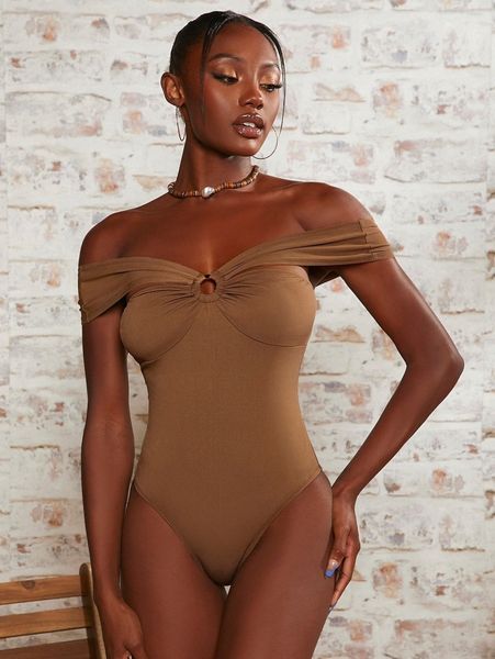 

off shoulder o-ring detail bodysuit w7fg#, White