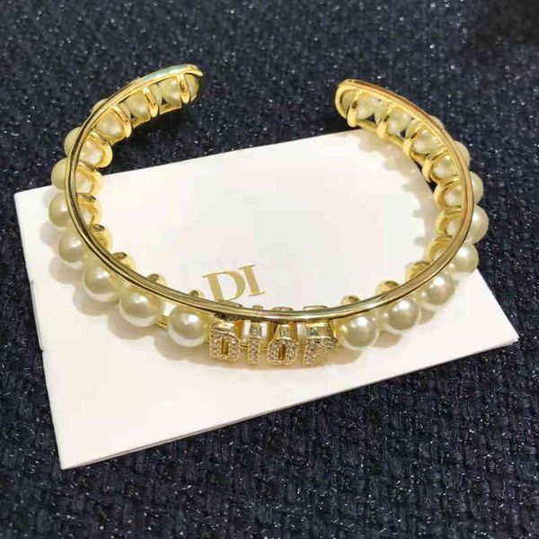 

2022 factory wholesale new di high version full row pearl female hollow bracelet, Black