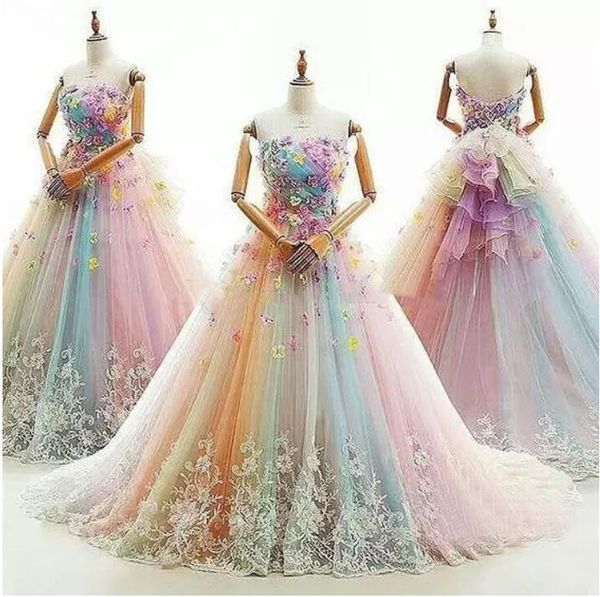 Rainbow Princesa colorida Quinceanera vestidos com miçangas fadas sem alças Doce 16 Flores de trem Vestido de tule de tule Aplique o vestido de masquera