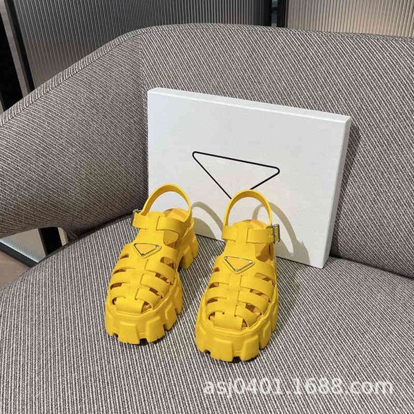 

summer thick sandals soled raised anti slip hollow buckle waterproof platform woven roman beach sandals for women iasl wl25, Black