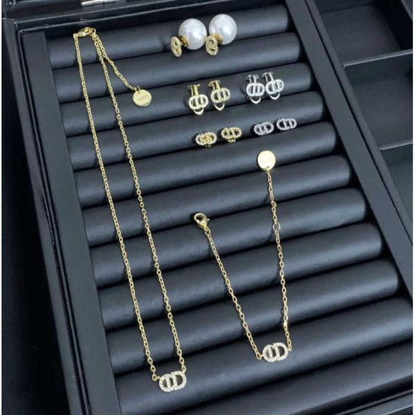

luxury jewelry letter earrings female internet celebrity mini ear clip high version necklace bracelet291q, Black