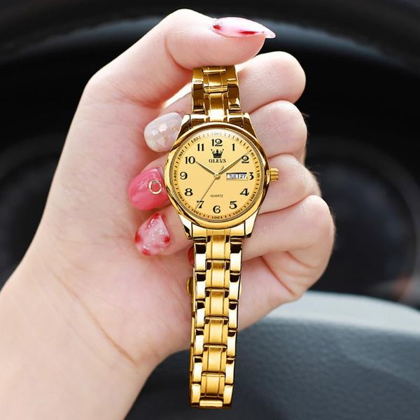 Avanadores de punho Mulheres relógios de quartzo assistir Data de ouro Data de aço inoxidável à prova d'água Fashion Bracelet Gift Set Montre Femmewristwatches
