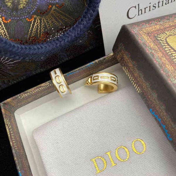 

fine white glue dropping letter c-shaped earrings fashion temperament copper women's earrings, Golden