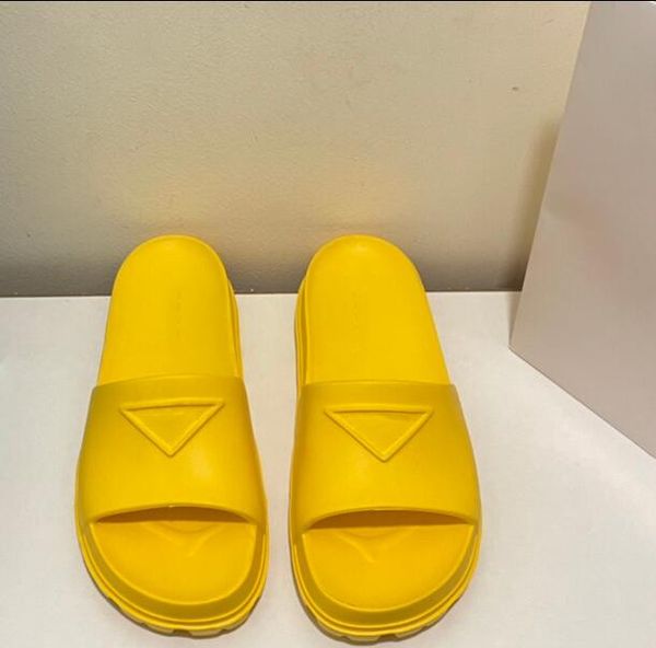 

2022 summer slippers couple flip flops beach fashion integrated molding odorless tpu high-end material sandal, Black