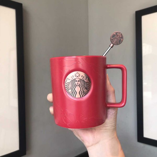

2020 starbucks cup summer new red bronze stirring ceramic mug water cup 473ml