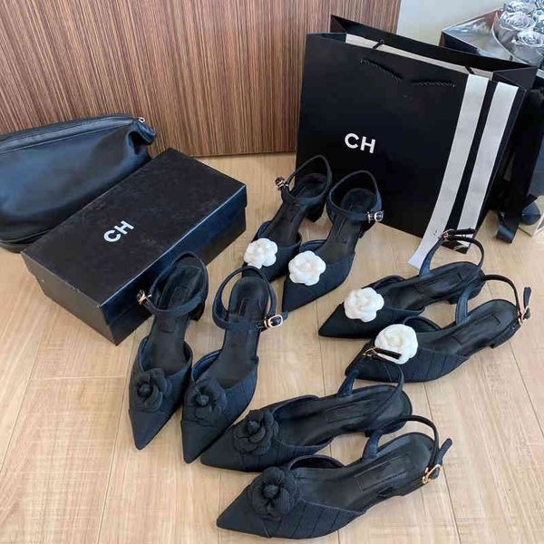 

sandals camellia sandals women's xiaoxiangfeng baotou pointed thick heel word buckle casual single shoes wf07, Black