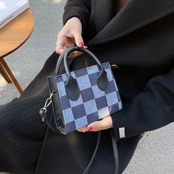 

fashion large capacity oblique small grid lattice shoulder bag women handbag