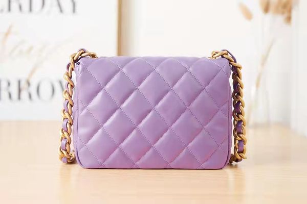 

2022 new fashion street is very personalized leather bag purple, Red;black