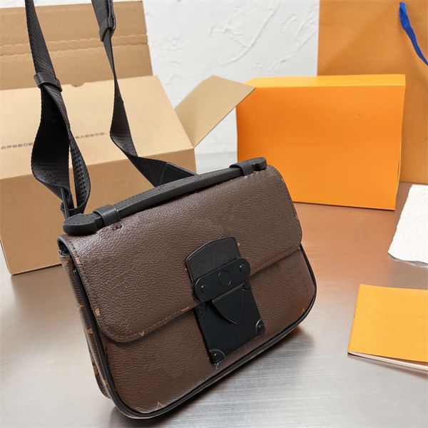 

classic luxurys designers men messenger shoulder bag pouches tote brown letter handbags lvs purses wallet totes bags crossbody purse lady ha