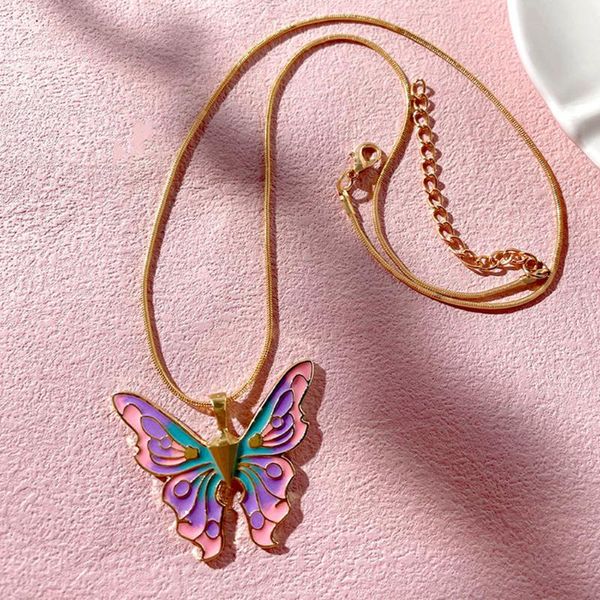 Colares pendentes Moda Mulher Butterfly Thai Pérola Colar de pérola Double Cheker Chain Chains Gift Clavicle ChainPenda