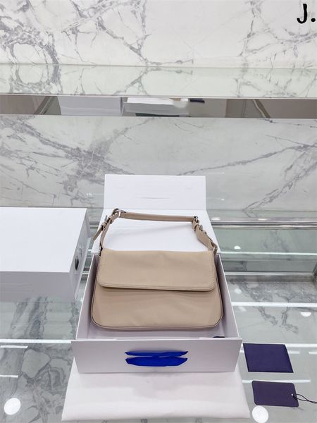 Borsa di alta qualità con patta a spalla Borse firmate Designer di lusso Borsa da donna Borsa in pelle Busta Portafoglio Tessuto impermeabile Hardware elettrolitico ad alta densità