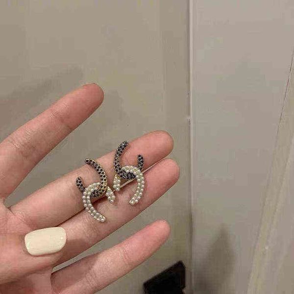 

2022 new fashion versatile red pearl earrings high end 925 silver needle earrings women, Golden