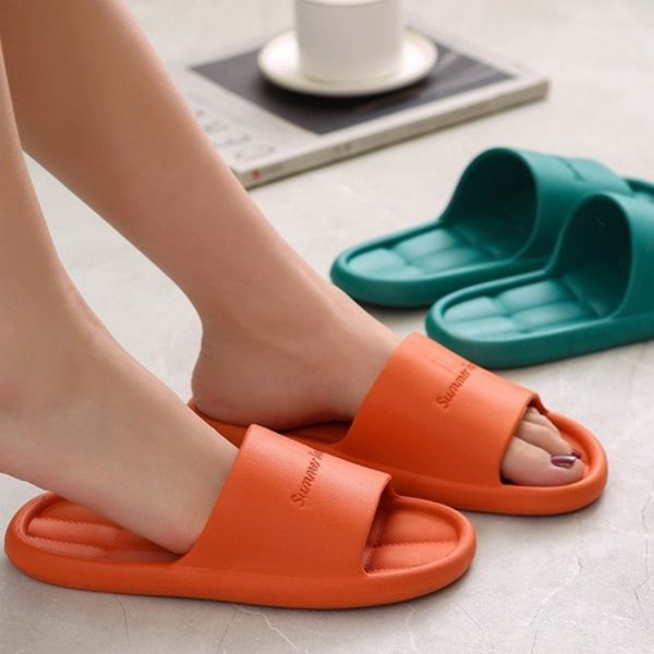 

quickdrying bathroom shower slippers universal nonslip sandals thick sole house slippers flip flop footwear summer beach shoes 220707, Black