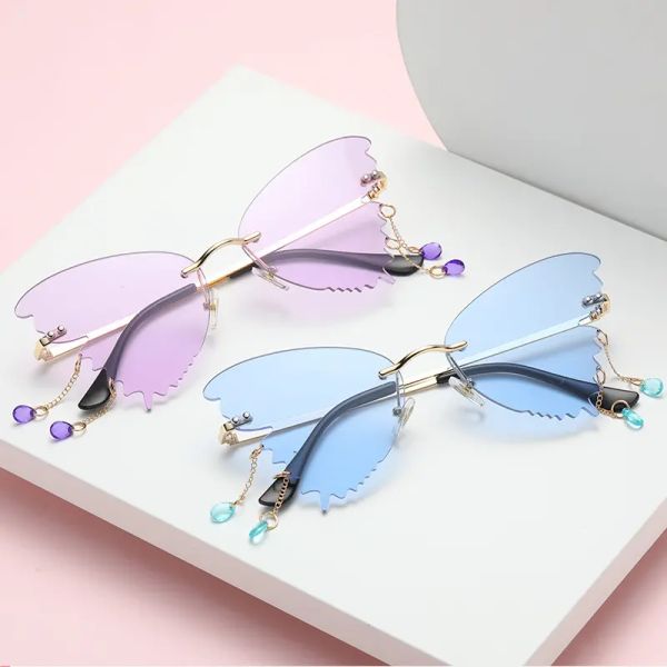 New Metal Fashion Butterfly Pendant Occhiali da sole Personalità Nappa Occhiali da sole per donna 2022 Summer Fashion Eyewear