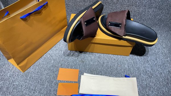 

latest luxury man slides designer woman embossed slipper wholesale price sandal leather flip flops ladie scuffs beach shoes original box dus, Black