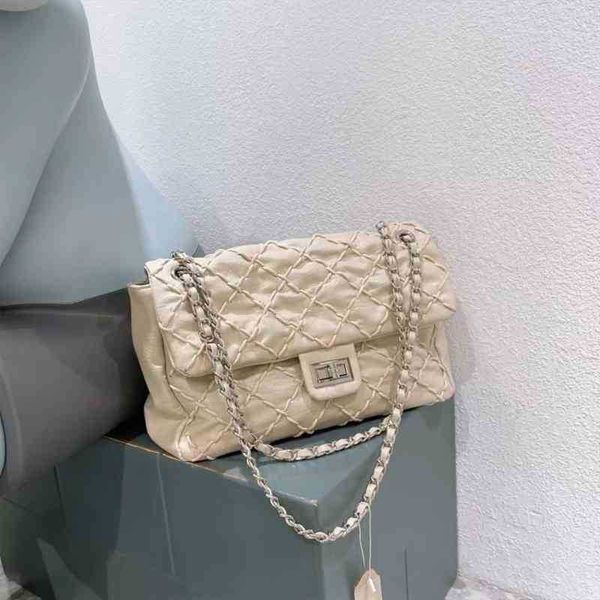 

fg.arts and crafts 2021 high sense messenger new women's versatile niche design threading small fragrance lingge chain women's