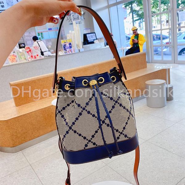

luxury drawstring bucket bag designer women's handbags europe and america one shoulder beach bags ladies purse leather cross body messe