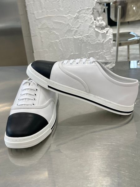 

2022 early spring style canvas women's shoes fashion casual luxury design lace-up sneakers round toes patent leather for ladies, Black