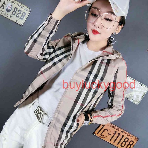 

brand t shirt plaid jacket women's spring and autumn 2022 new stripe large hooded long sleeve short fashion so good, White