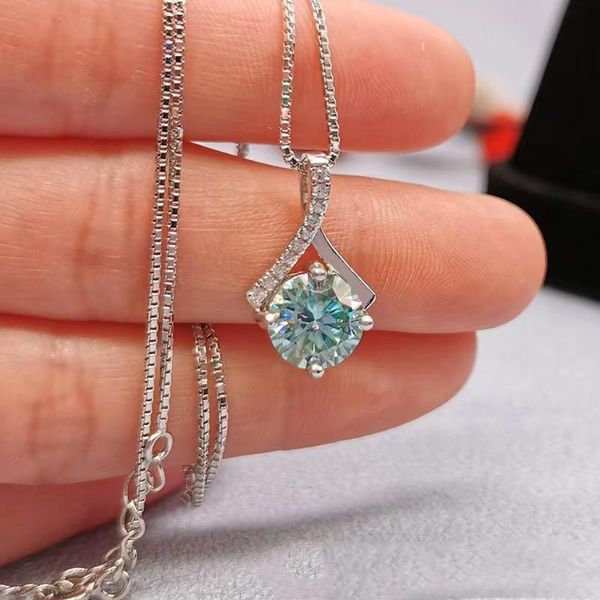 

trendy pendant necklaces s925 silver blue/ d color moissanite women necklace plated white gold 1-2ct vvs1 clavicle gift pendan