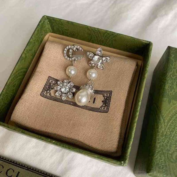 

2022 factory wholesale new ancient flower silver needle women's net red diamond pearl high-end quality tassel earrings 0t01, Golden