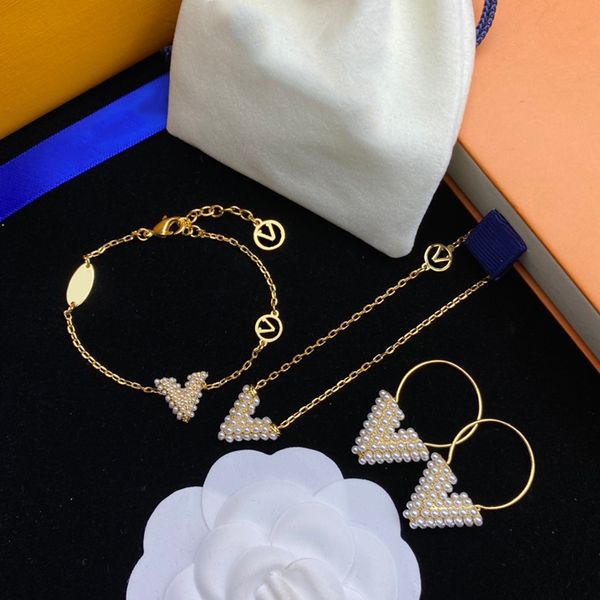 Designer Damen Armbänder Halskette Ohrringe Luxus Ohrringe Perlenketten Goldkette Armbänder Schmuck Designer Brief Ohrring 2205053D